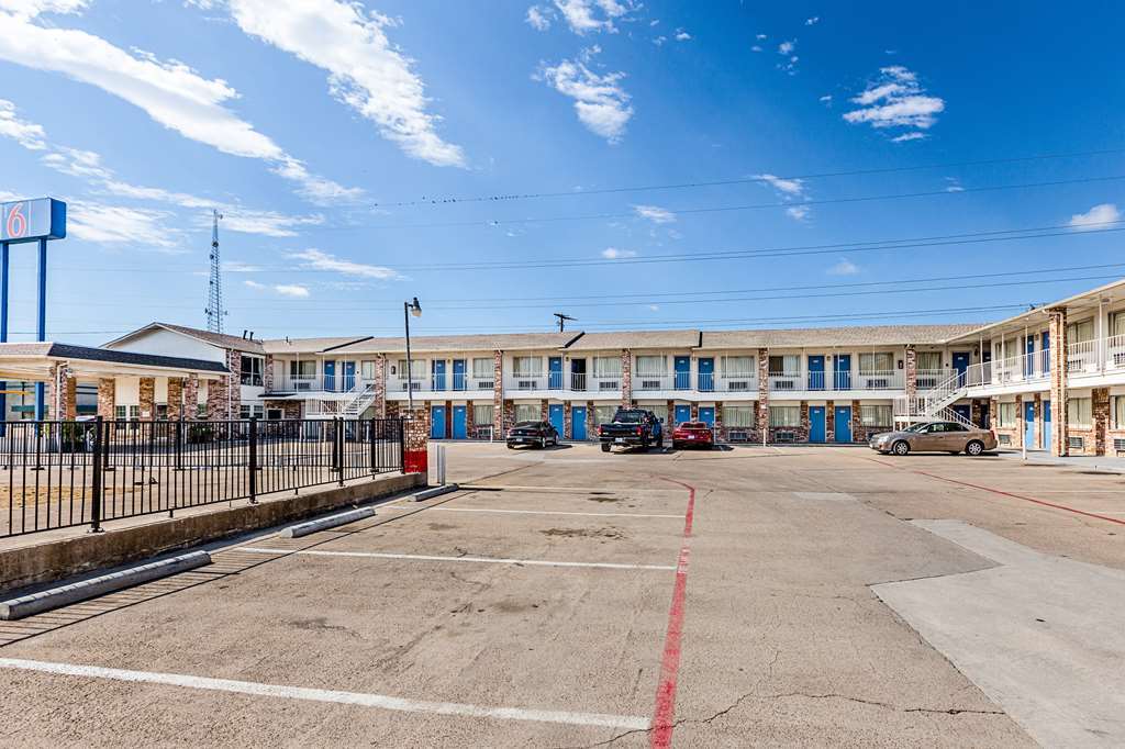 Motel 6 Fort Worth - Northside Exteriér fotografie
